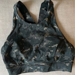 Lululemon sports bra size 4